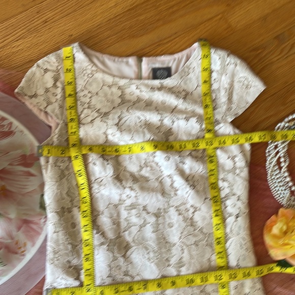 🌺 VINCE CAMUTO; Beautiful - Light Pink, Cap-Sleeved Lace Dress in Misses Size 2 - Picture 9 of 13